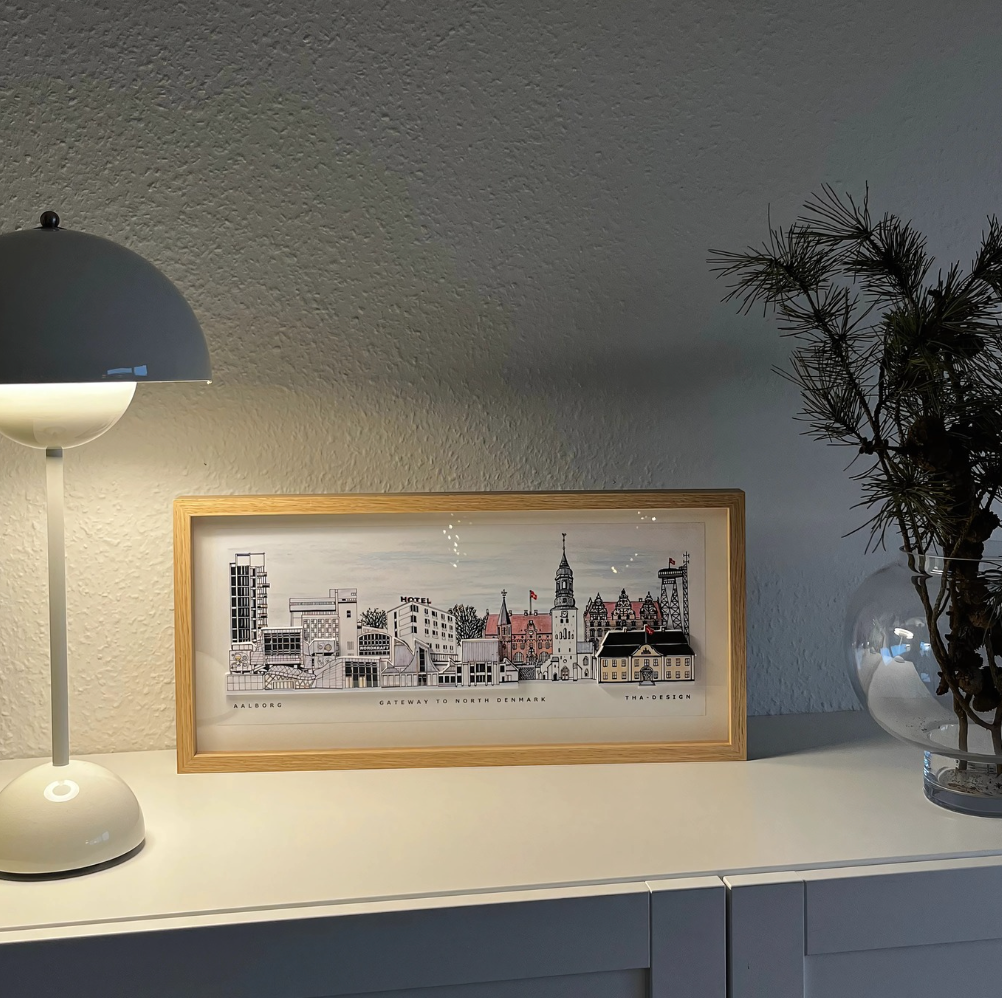 Håndtegnet 3D by-motiv af Aalborg